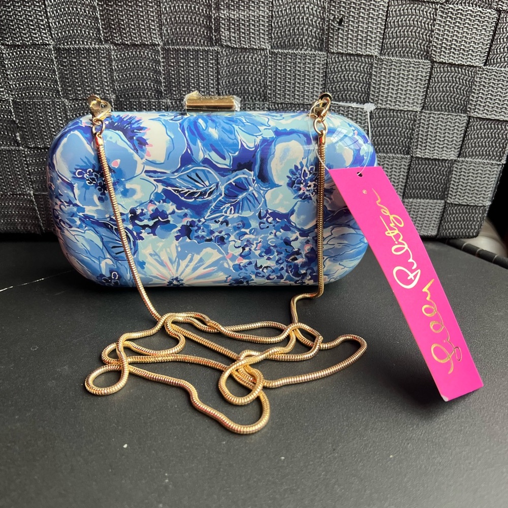 Lilly Pulitzer Blue clutch coastal catch n keep bag. New with tags.